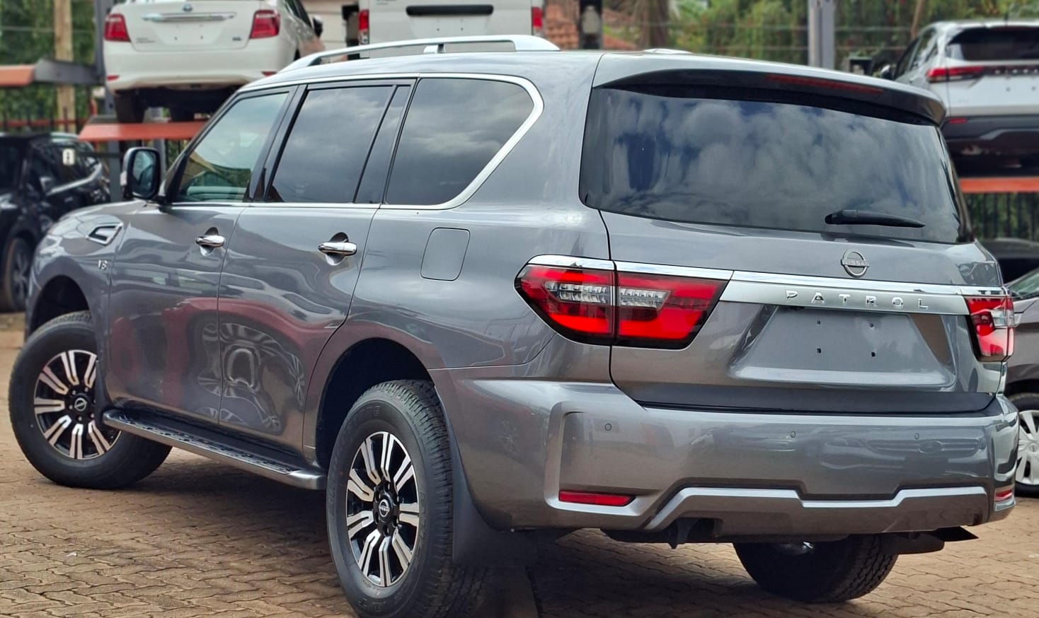 2022 NISSAN PATROL PLATINUM V8 - Image 5