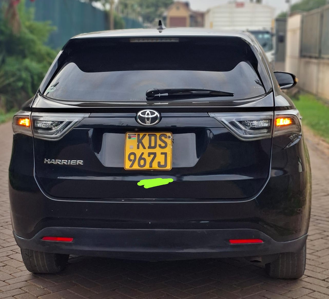 2017 Toyota Harrier - Image 2