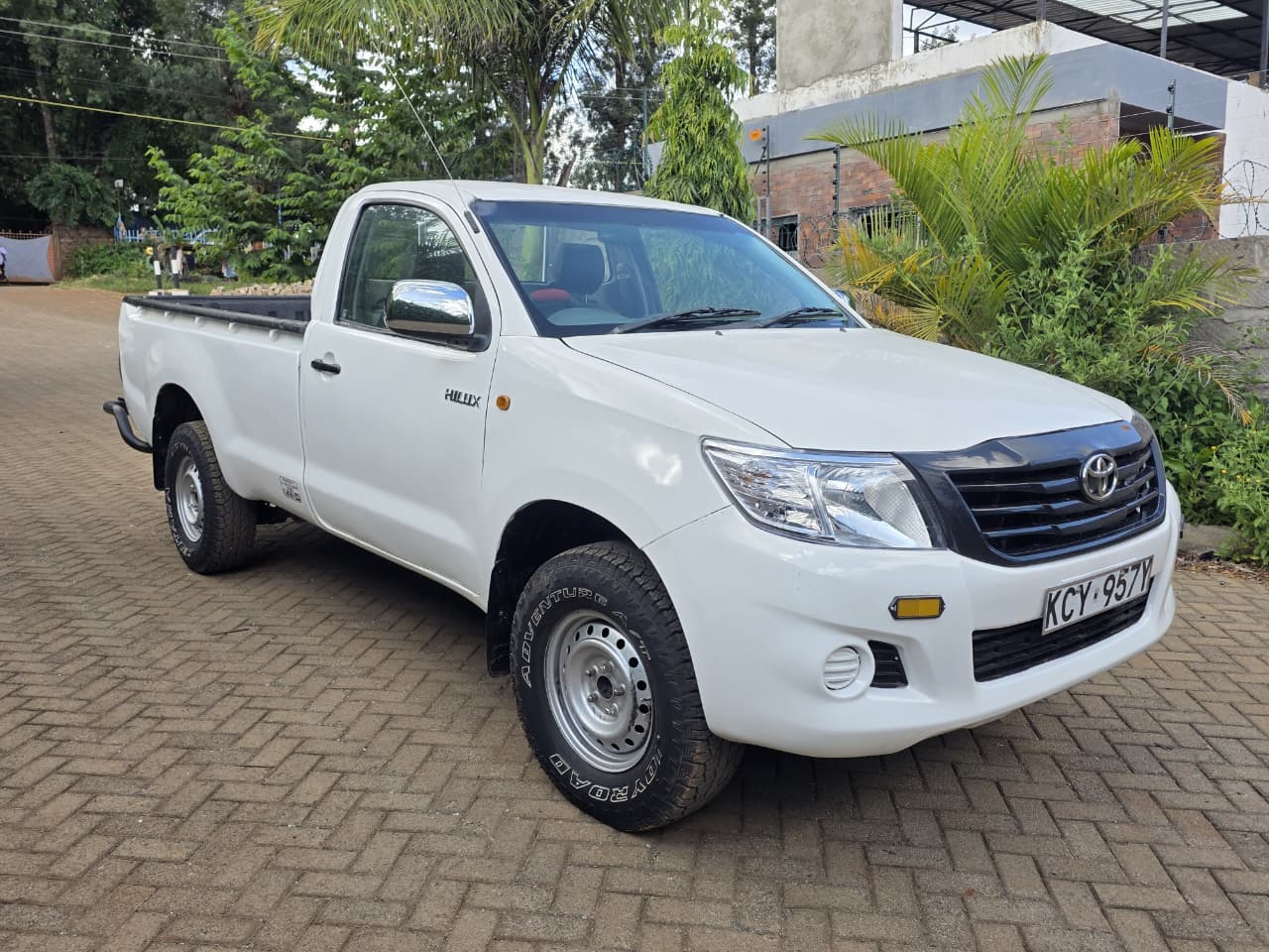 Toyota Hilux - Image 7