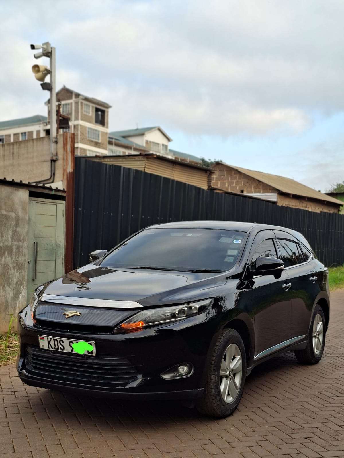 2017 Toyota Harrier - Image 4