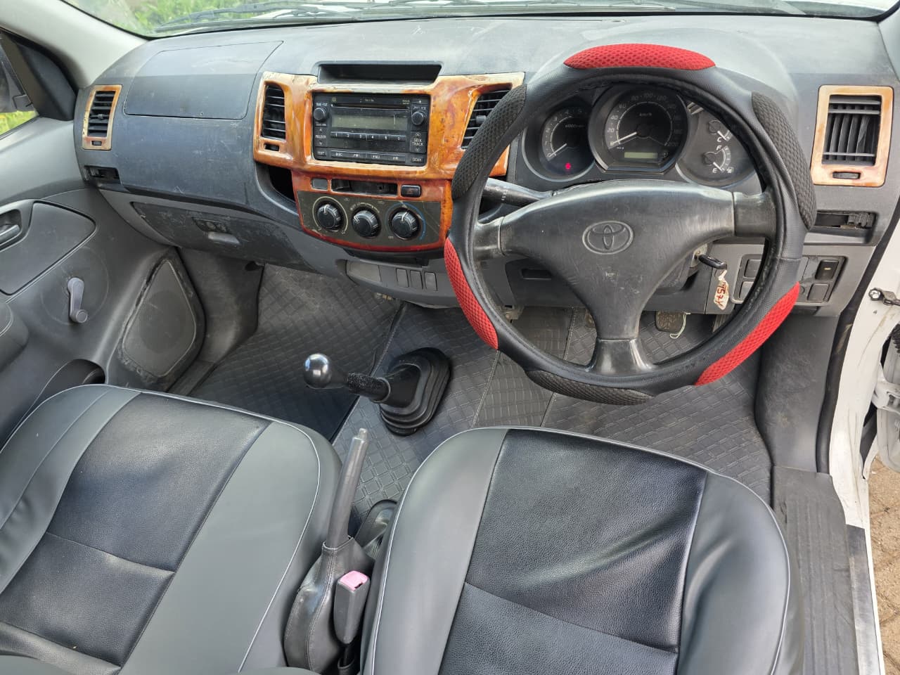 Toyota Hilux - Image 9