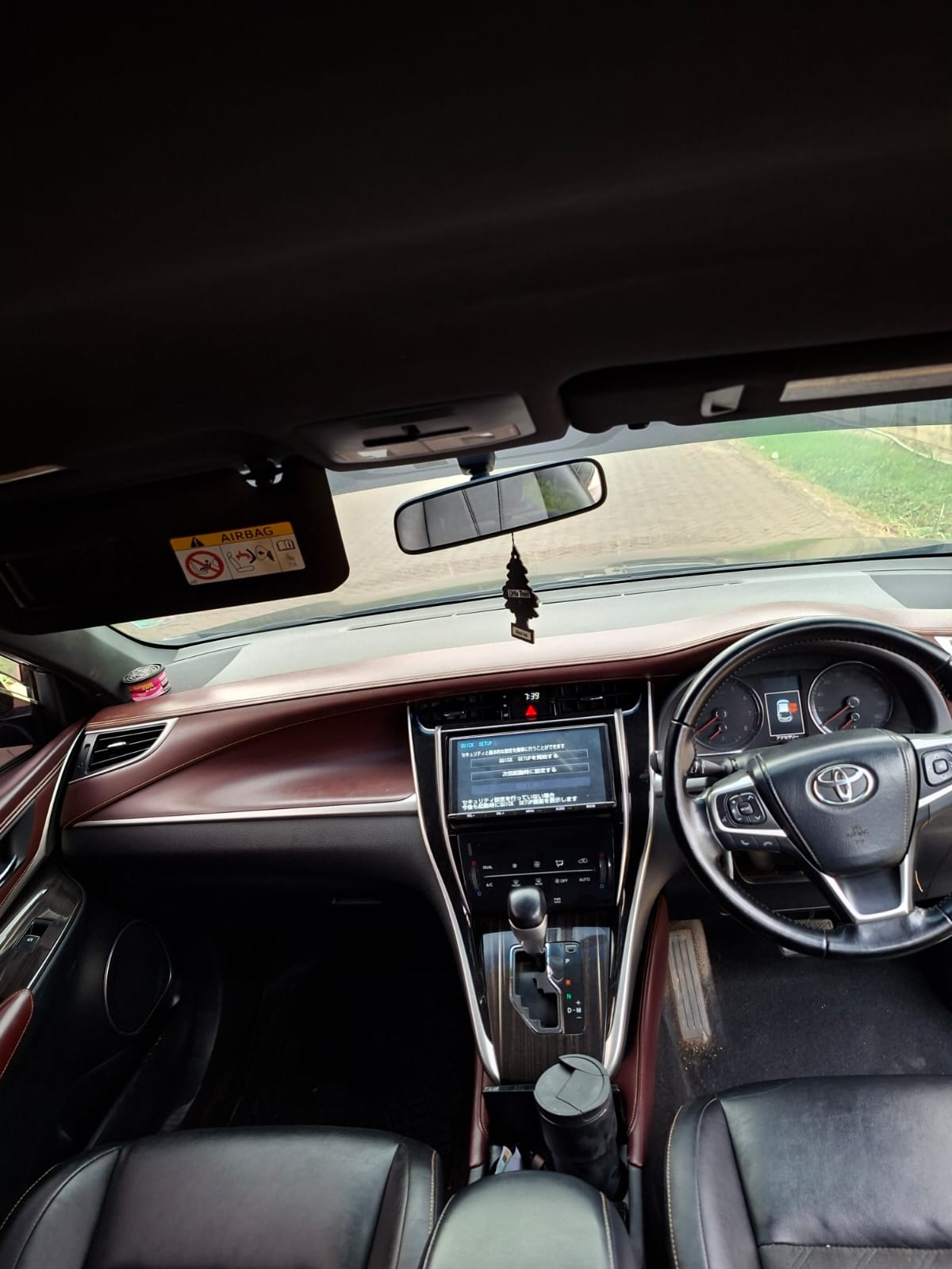 2017 Toyota Harrier - Image 9
