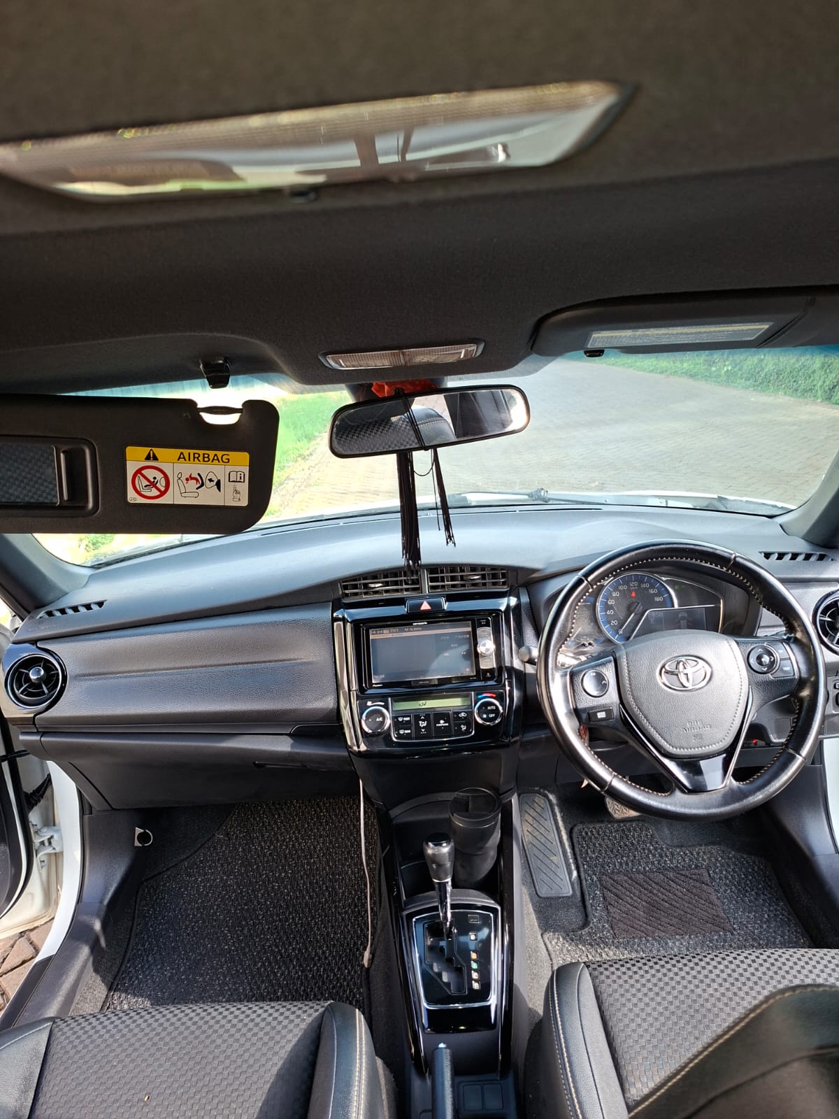 Toyota Fielder WXB Hybrid - Image 12