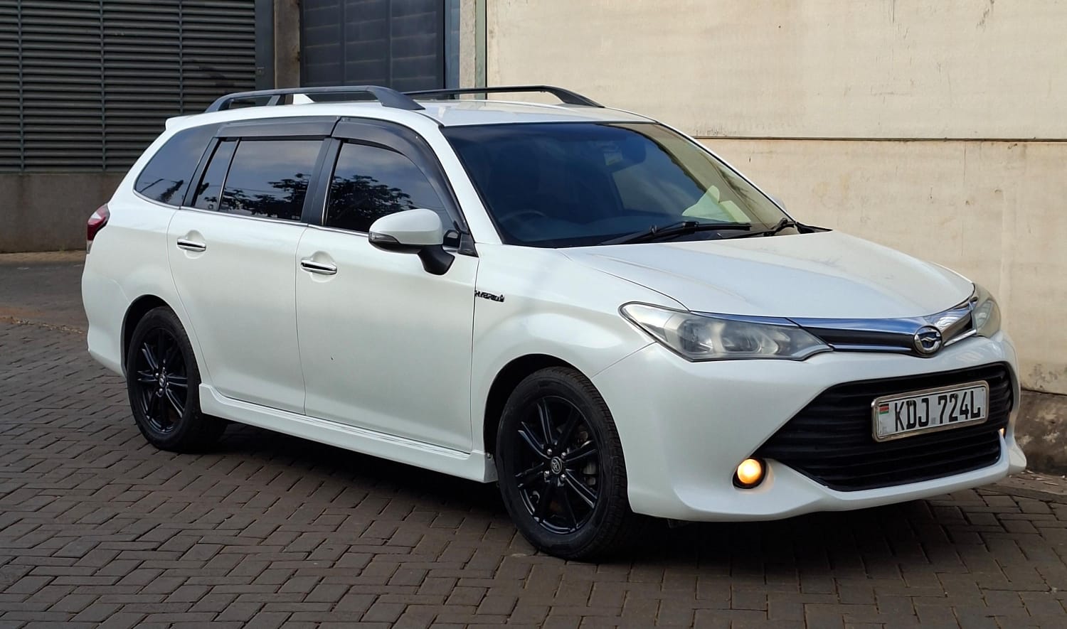 Toyota Fielder WXB Hybrid - Image 7