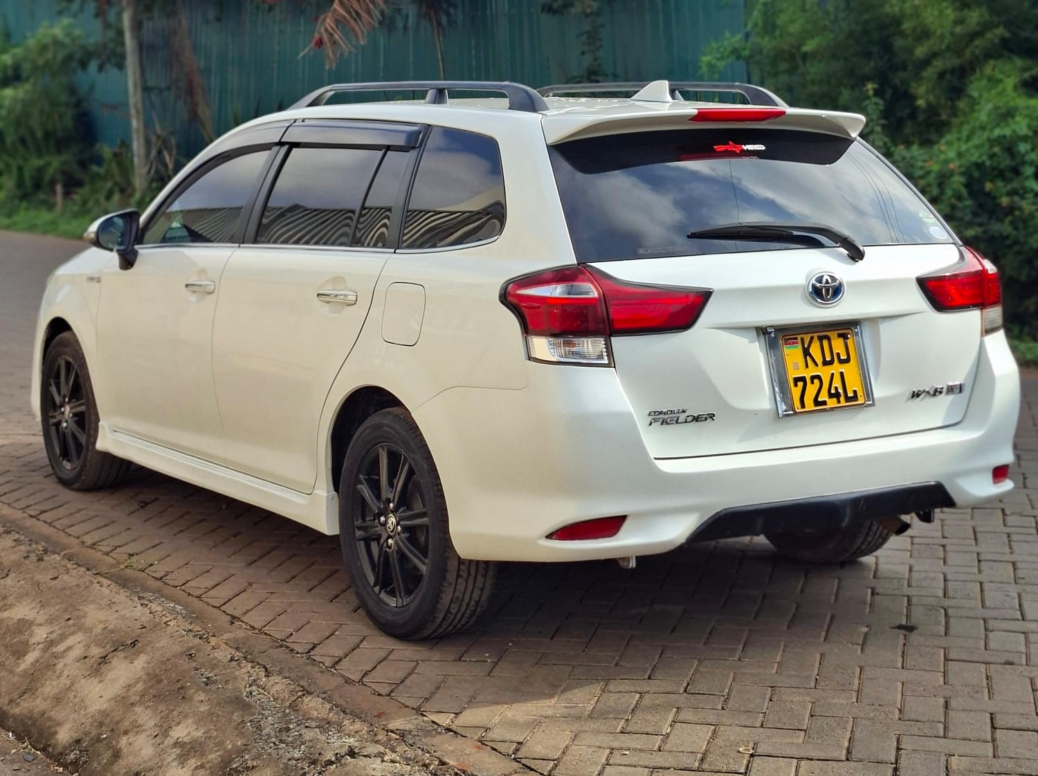 Toyota Fielder WXB Hybrid - Image 10